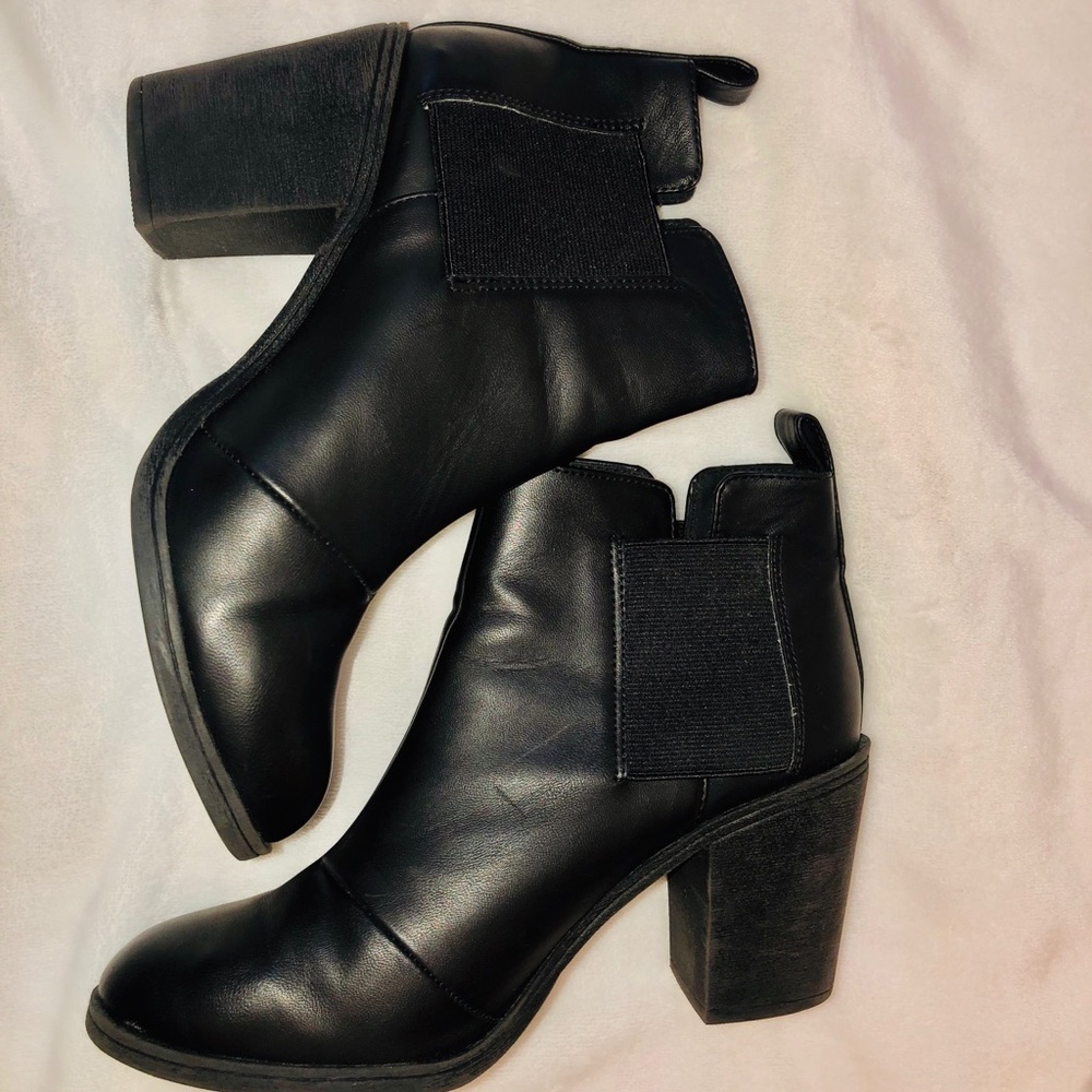 Wide fit chunky heel booties